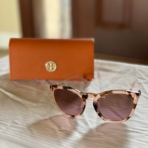 Brand New Tory Burch Cat Eye Sunglass